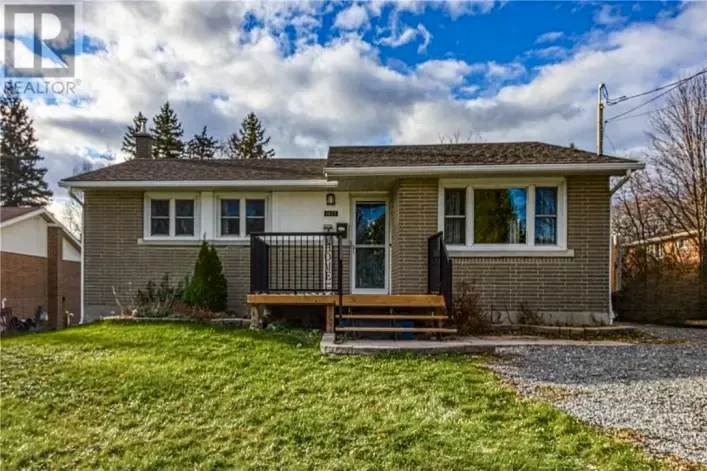 House for sale: 1607 Carling Crescent, Sudbury