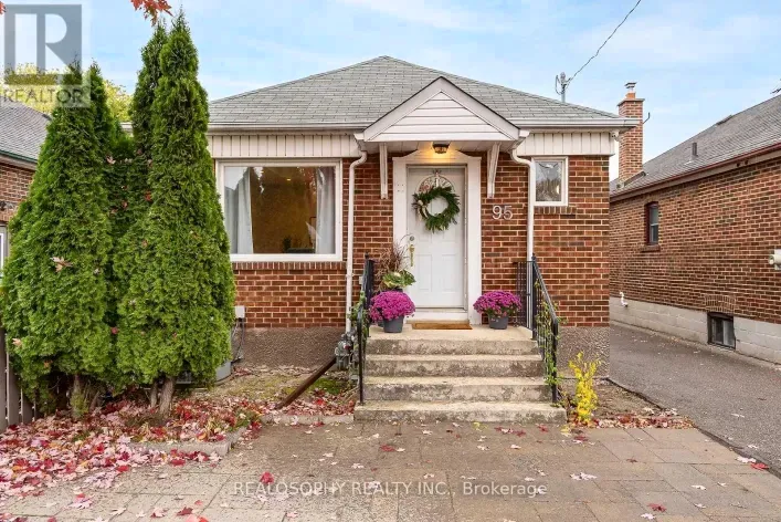 House for rent: BSMT - 95 ROYAL YORK ROAD, Toronto