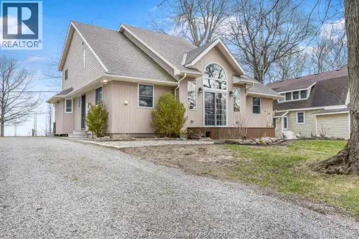 House for sale: 17938 Lakeshore ROAD, Rondeau Park