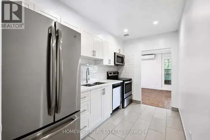 Apartment for rent: 401 - 2500 BATHURST STREET, Toronto