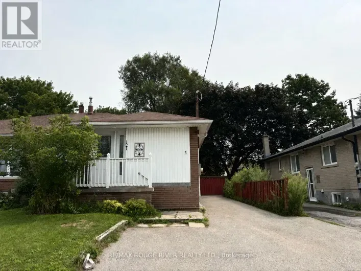 House for rent: 2, LOWER - 121 LUPIN DRIVE, Whitby