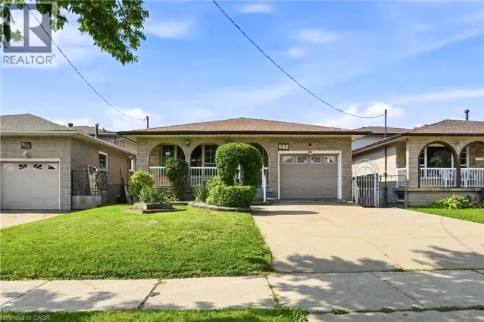House for sale: 948 STONE CHURCH Road E, Hamilton
