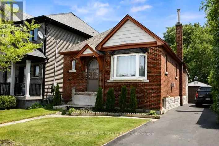 House for sale: 35 BARONS AVENUE S, Hamilton