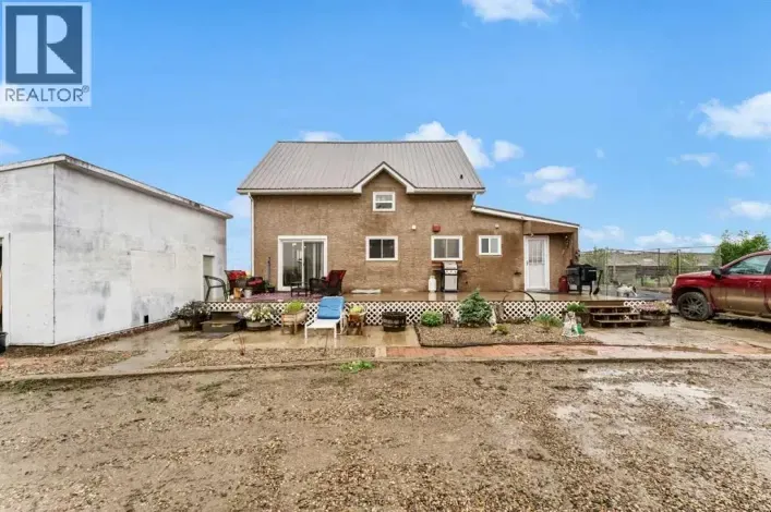 House for sale: 115058 RR 94  N, Bow Island