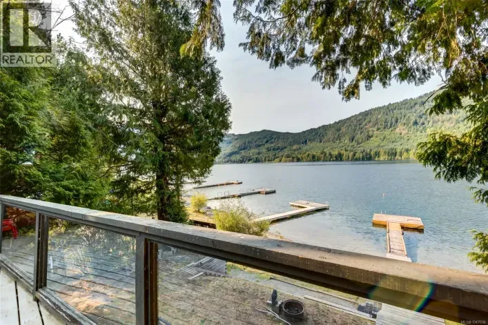 House for sale: LT 101 3474 Horne Lake Caves Rd, Qualicum Beach