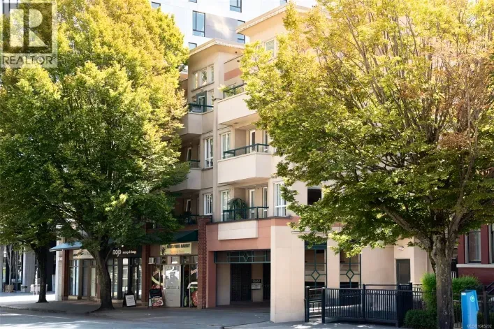 Apartment for sale: 403 1015 Johnson St, Victoria