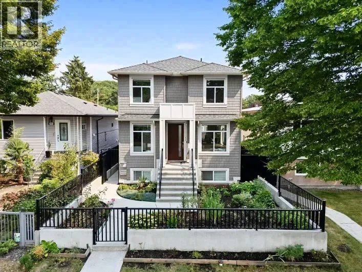 House for sale: 636 CASSIAR STREET, Vancouver