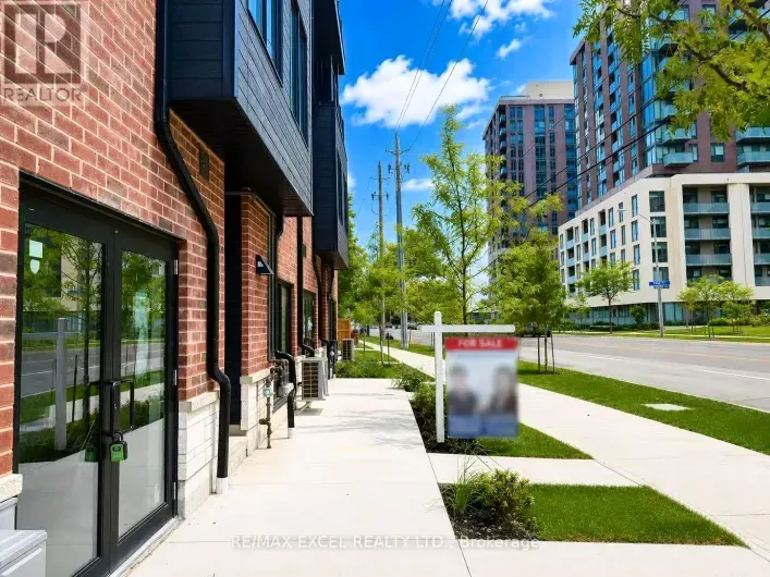 Row / Townhouse for sale: 10 - 3069 PHARMACY AVENUE, Toronto