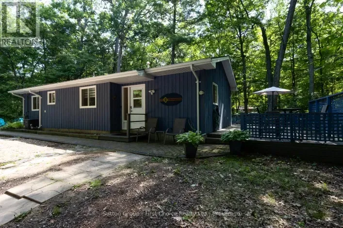 House for sale: 10287 CHRISTIE BOULEVARD, Lambton Shores