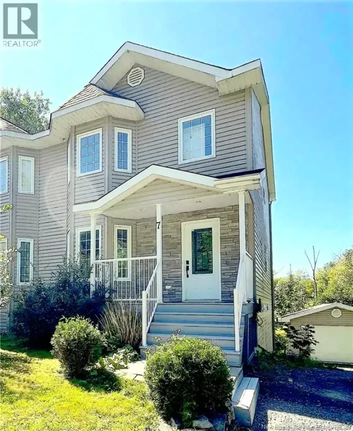 7 Kierra, Fredericton