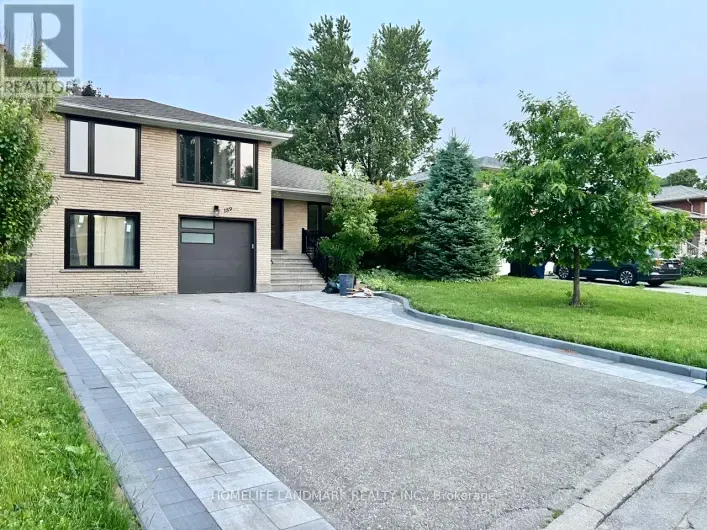 House for rent: 159 COCKSFIELD AVENUE, Toronto