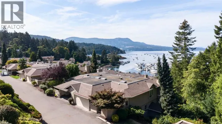 Row / Townhouse for sale: 736 6880 Wallace Dr, Central Saanich