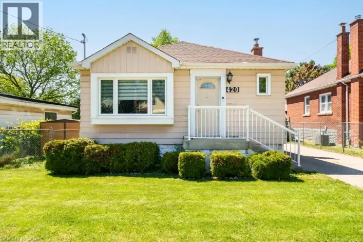 House for sale: 420 UPPER GAGE Avenue, Hamilton