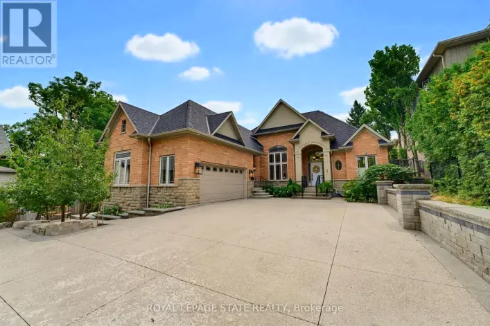 House for sale: 56 ACADEMY STREET, Hamilton