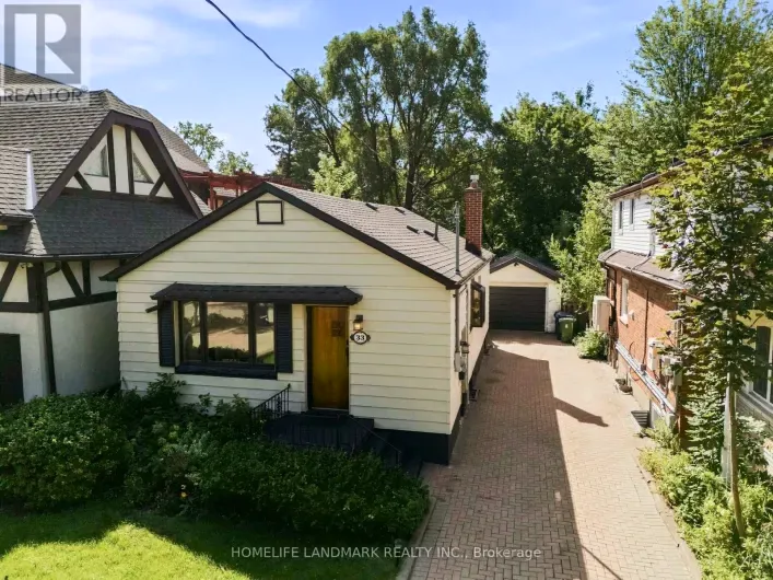 House for sale: 33 ASH CRESCENT, Toronto