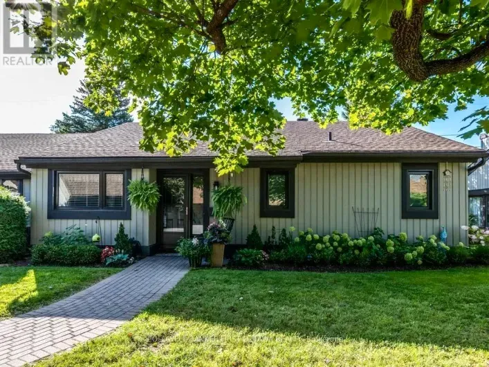 Row / Townhouse for sale: 12 KITTANSETT COURT, Ottawa