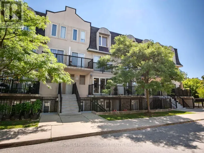 Row / Townhouse for sale: 2067 - 65 GEORGE APPLETON WAY, Toronto