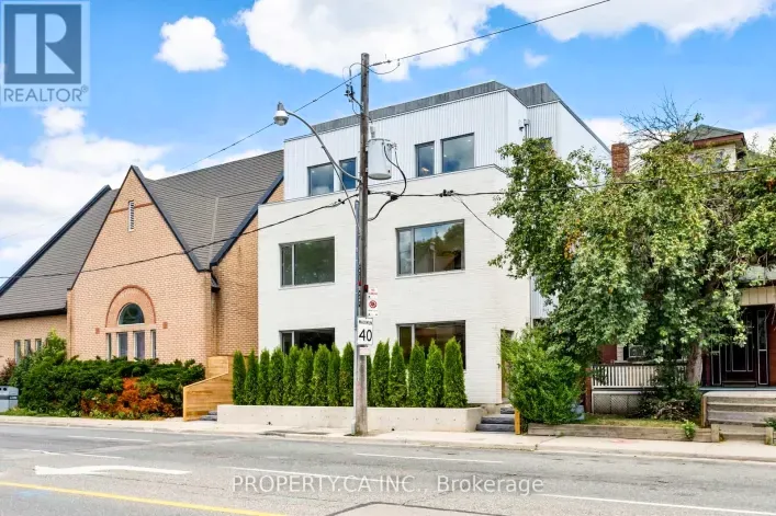 Other for rent: UNIT #3 - 301 KEELE STREET, Toronto
