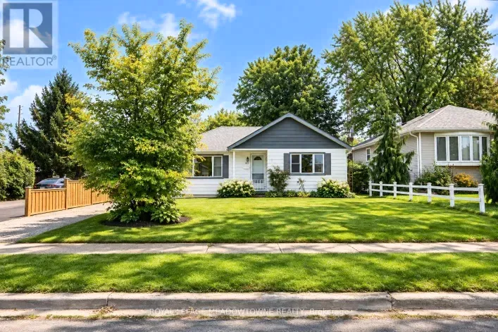 House for sale: 436 BROADWAY AVENUE, Milton