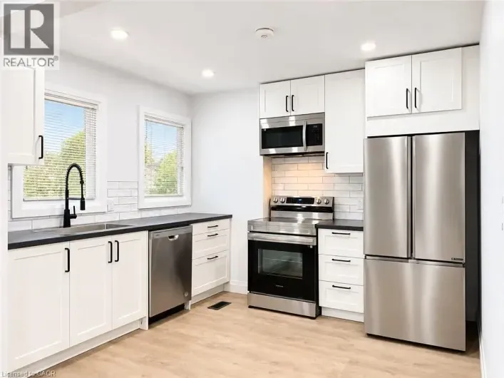House for rent: 24 SANDALWOOD Avenue Unit# Upper, Hamilton