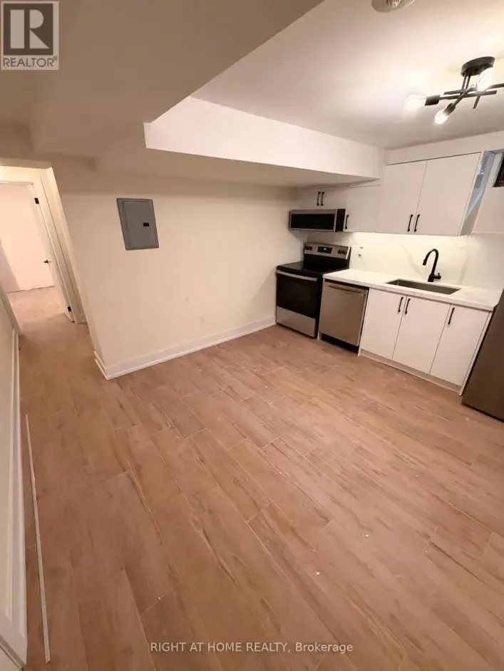 Other for rent: B - 3384 LAKE SHORE BOULEVARD W, Toronto