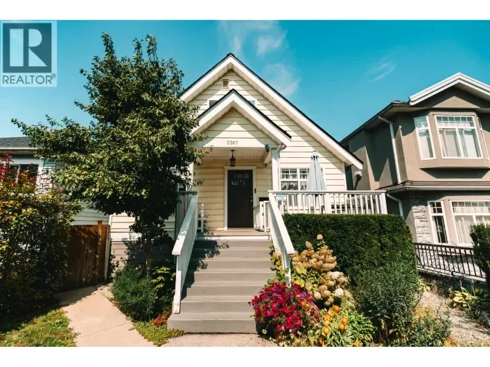 House for sale: 2267 NAPIER STREET, Vancouver