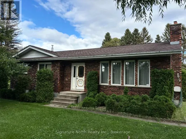 House for sale: 2070 R.S. PIPER AVENUE, Thunder Bay