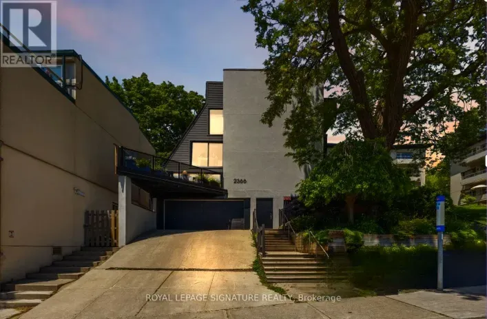 Row / Townhouse for sale: 7 - 2366 QUEEN STREET E, Toronto