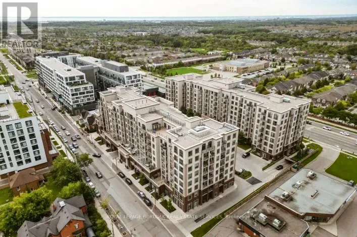 Apartment for sale: 701 - 2486 OLD BRONTE ROAD, Oakville