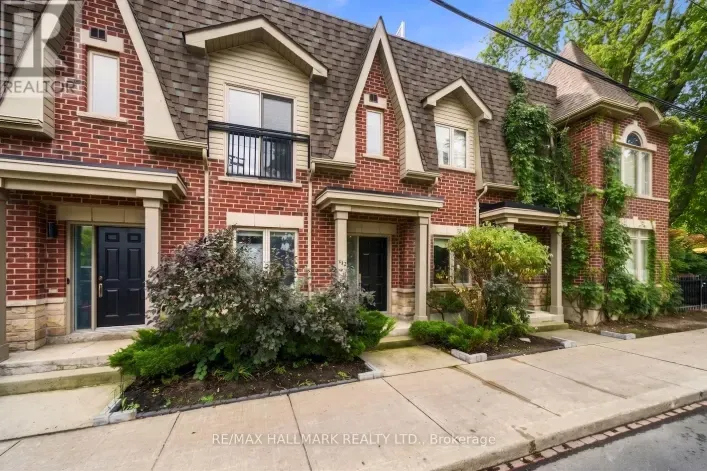 Row / Townhouse for sale: 549 SHUTER STREET, Toronto