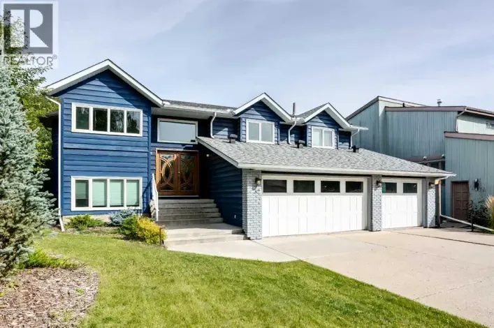House for sale: 32 Bow Village Crescent NW, Calgary