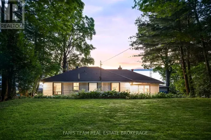 House for sale: 1697 CHAMPLAIN ROAD, Tiny