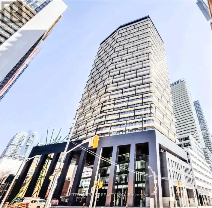 Apartment for rent: 809 - 125 PETER STREET, Toronto