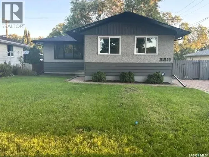 House for sale: 3811 Van Horne AVENUE, Regina