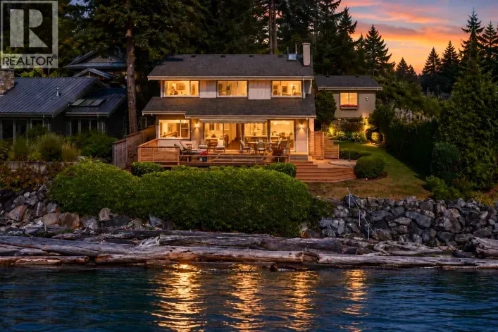 House for sale: 6577 SUNSHINE COAST HIGHWAY, Sechelt