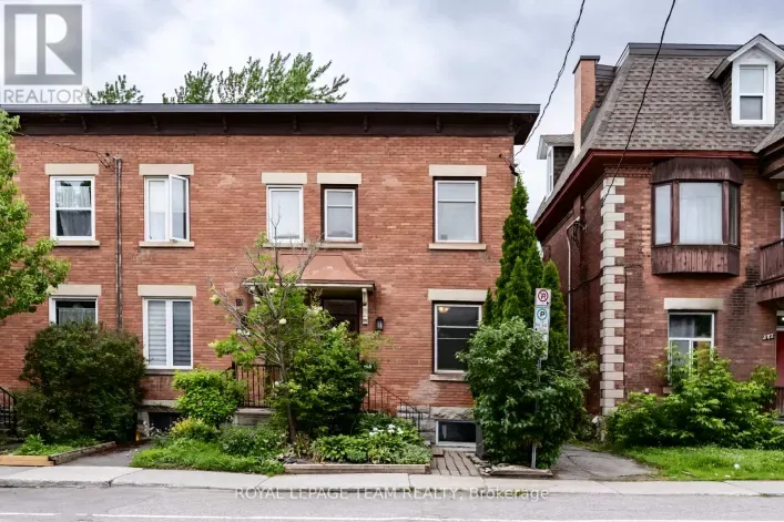 Row / Townhouse for sale: 301 SOMERSET STREET E, Ottawa