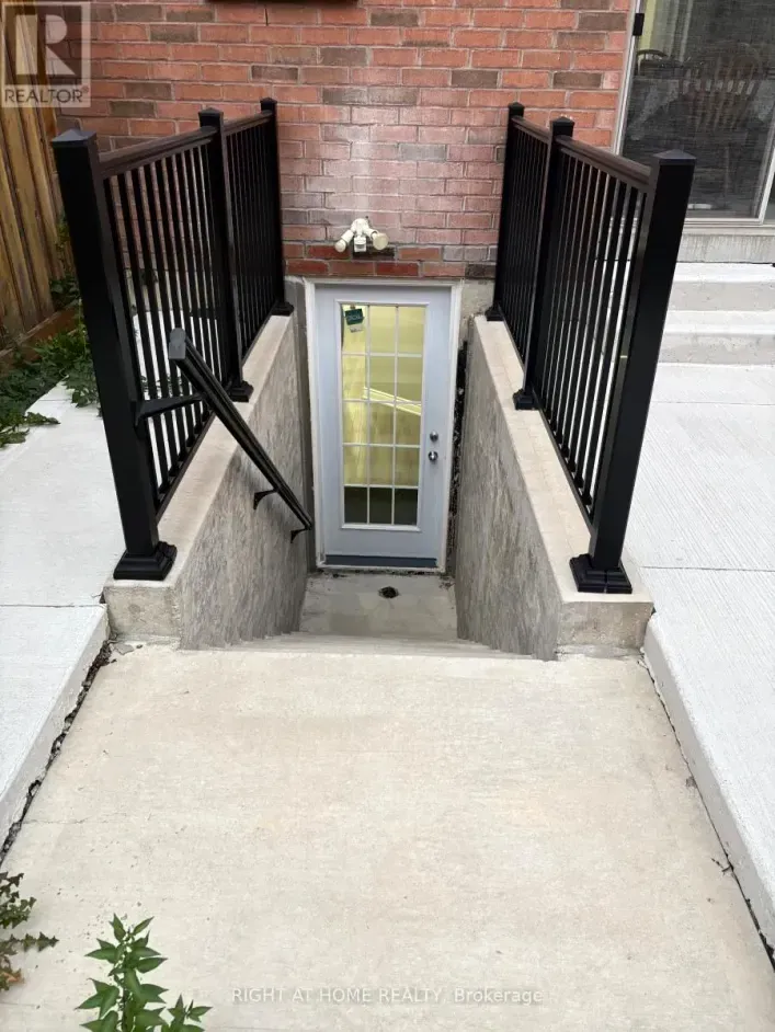 House for rent: (LOWER LEVEL) - 846 FRANCINE CRESCENT, Mississauga