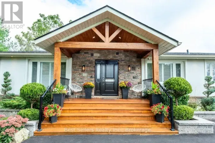House for sale: 7407 MILBUROUGH LINE E, Milton
