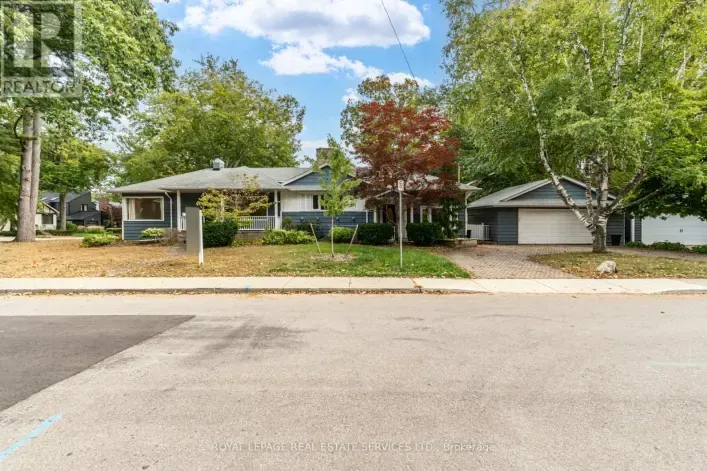 House for sale: 374 SPRUCE STREET, Oakville