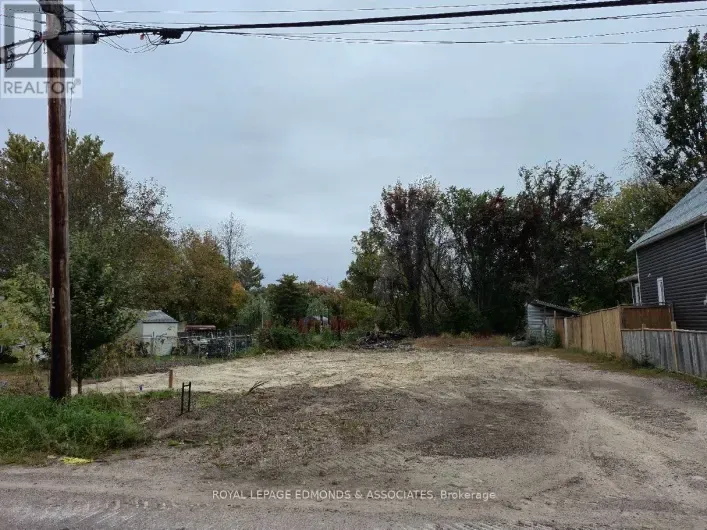 479 MOFFAT STREET, Pembroke