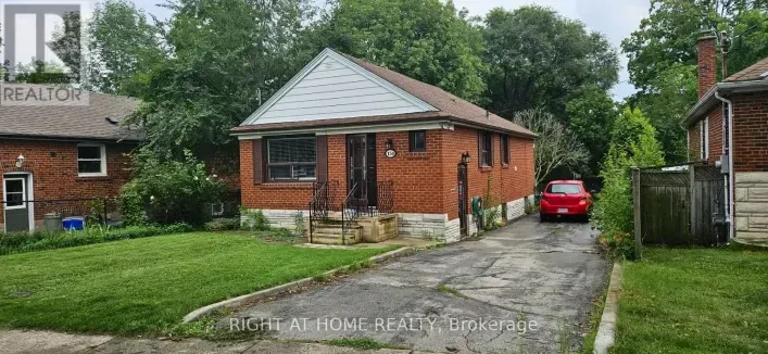 House for rent: MAIN - 130 PRINCE CHARLES DRIVE, Oakville