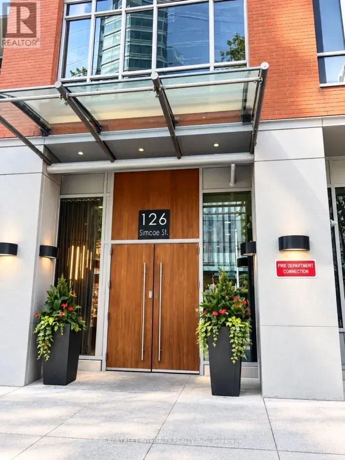 Apartment for rent: 1405 - 126 SIMCOE STREET, Toronto