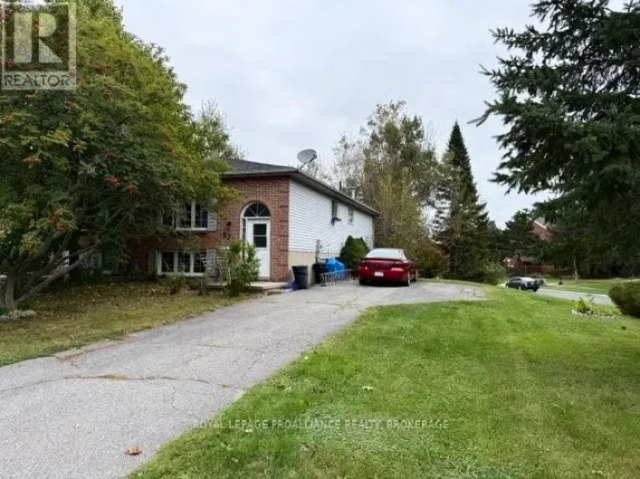 House for sale: 272 OWENS CRESCENT, Kingston