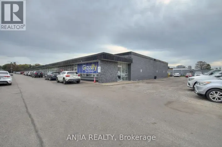 Retail for rent: 17 - 1710 MIDLAND AVENUE, Toronto